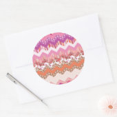 Roze zigzagachtergrond ronde sticker (Envelop)