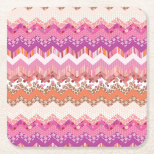 Roze zigzagachtergrond vierkante kartonnen onderzetter