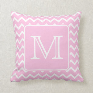 Roze Zigzags met aangepast monogram. Kussen