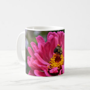 Roze Zinnia en Bumble bee Koffiemok