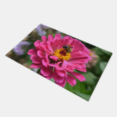 Roze Zinnia en Bumble bee Outdoor Pillow Deurmat (Schuin)