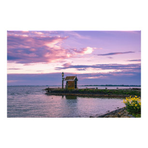 Roze zonsondergang over het meer foto afdruk