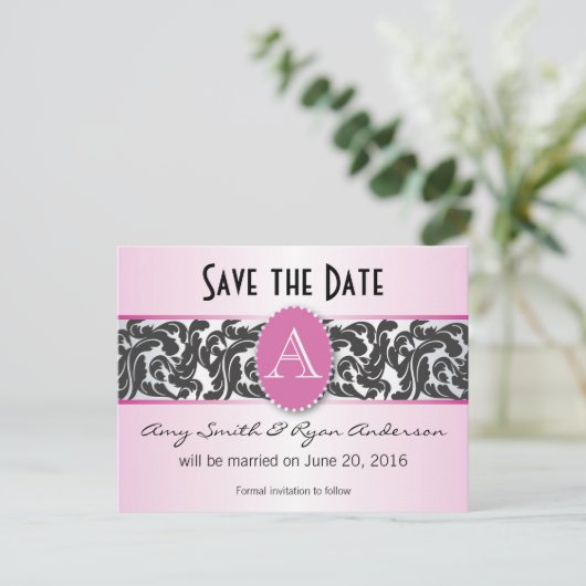 Roze & zwart monogram Bewaar de datum Aankondigingskaart (Staand voorkant)