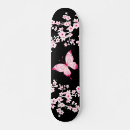Roze zwarte vlinder en torenbloesems skateboard