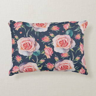 Rozen en rozenknoppen: Bloemen naadloos. Accent Kussen