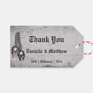 Rozen in het bloed en de rode keitjes in de zijde cadeaulabel