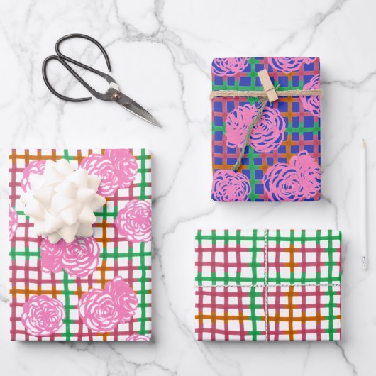 Rozen op het patroon met spelden - roze inpakpapier vel (Voorkant)