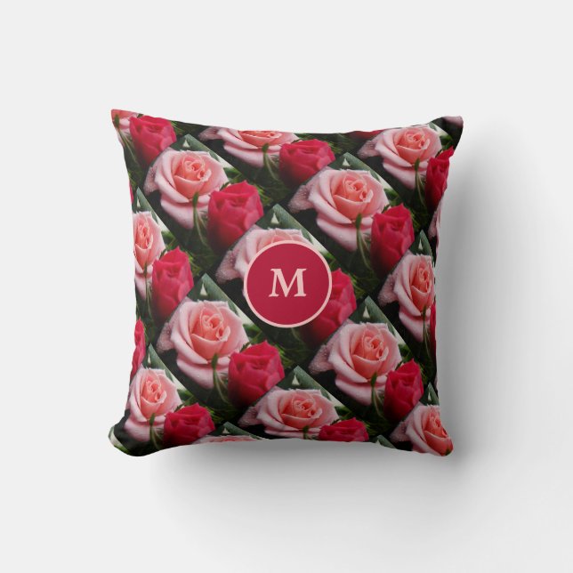Rozen Roze rood flessenpatroon aangepast monogram Kussen (Voorkant)