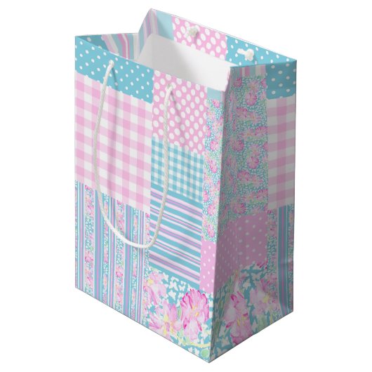 Rozen Vlinders Faux Patchwork Medium Gift Bag Medium Cadeauzakje (Voorkant Gekanteld)