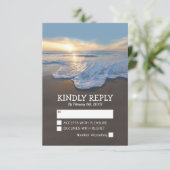 RSVP de mariage à la plage océane (Debout devant)