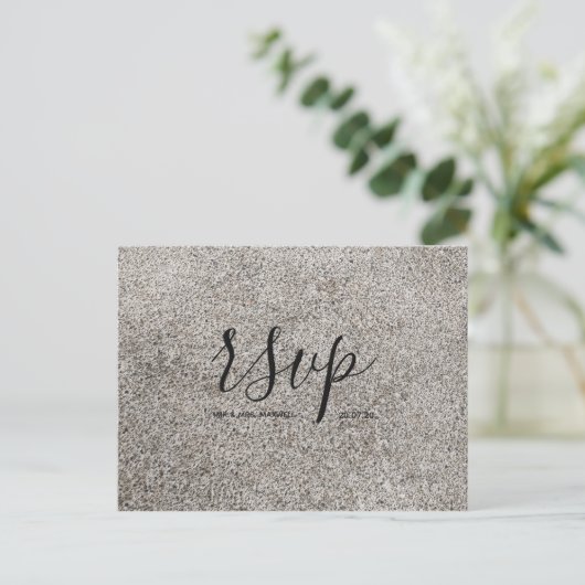 Rsvp-kaart voor bruiloft | Concrete textuur-script Uitnodiging Briefkaart (Staand voorkant)