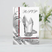 RSVP pour une fête d'anniversaire avec une chaussu (Debout devant)