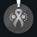 Ruban Chalkboard Silver Awareness<br><div class="desc">Ruban d'argent avec fleurs blanches dans un design de tableau noir. Le ruban argenté est associé à la sensibilisation à la violence envers les personnes âgées en mai,  à la sensibilisation à la dyslexie en octobre,  à la sensibilisation des enfants handicapés et à l'encéphalite.</div>