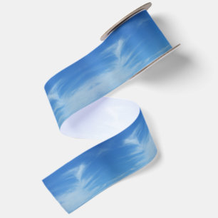 Ruban En Satin Ciel bleu avec des nuages blancs, photo abstraite