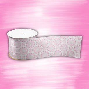 Ruban En Satin Un mandala assez rose sur blanc