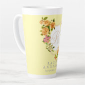 Ruban Rose Or Chic Monogramme Latte Jaune Mug (Angle gauche)