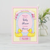 Rubber Ducky Twin Girls Douche Invitation (Debout devant)