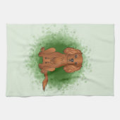 Ruby Cavalier King Charles Spaniel Dog over Groen Theedoek (Horizontaal)