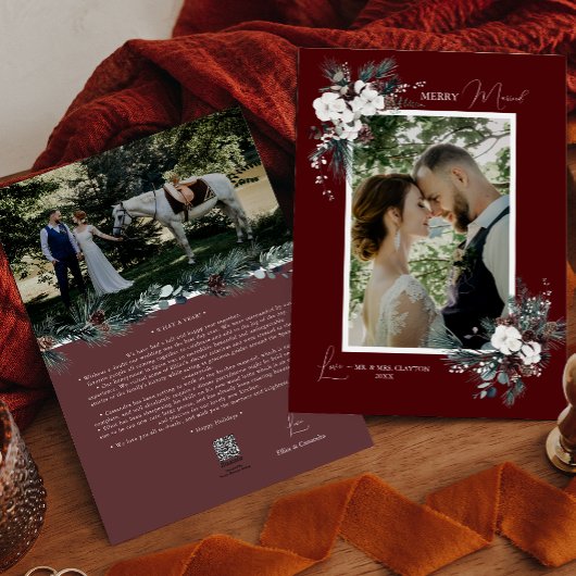 Ruby Red Greenery  Merry Married Portrait Feestdagenkaart