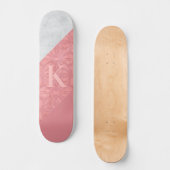 Ruddy Pink Batik en Grey Waterverf Letter Skateboard (Voorkant)