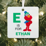Rue Sésame | Winter Elmo<br><div class="desc">Le Casse-Noix avec Elmo & Tango | Ce graphique amusant présente Elmo posant avec un casquette et un foulard d'hiver.</div>