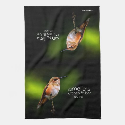 Rufous Hummingbird on the Hybrid Fruit Tree Theedoek (Verticaal)