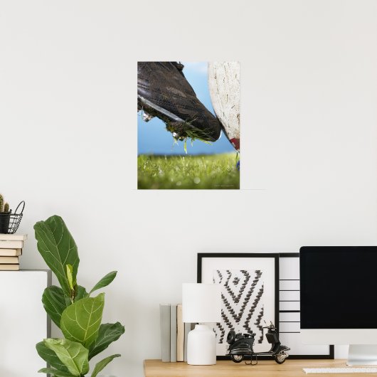 Rugby-speler die t-shirt afschopt, sluit af poster (Thuiskantoor)