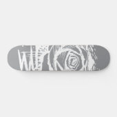 Rugged Rose Graffiti Art – White Drip Rose on Grey Skateboard (Horizontaal)