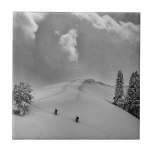 Rugzakskiërs in verse poedersneeuw tegeltje