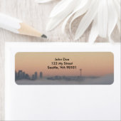 Ruimte Naald boven het etiket van het mistadres (Insitu)