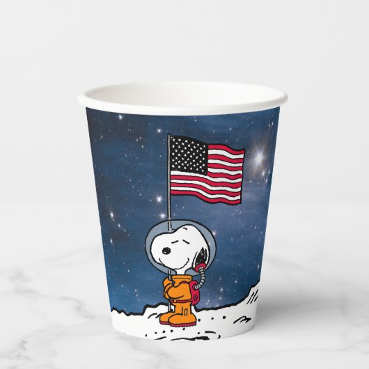 RUIMTE | Snoopy met vlagastronaut Papieren Bekers (Voorkant)