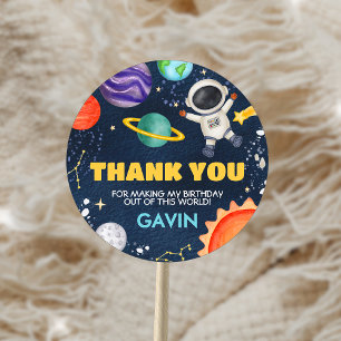 Ruimtevaart rond het verjaardagsfeest van de zon ronde sticker