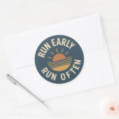 Run Early. Run Often. – Vintage Running Sticker (Enveloppe)