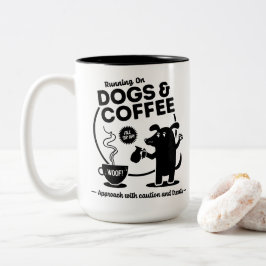 Running on Dogs and Coffee 15 oz. Tweekleurige Koffiemok