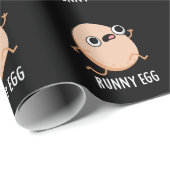 Runny Egg Funny Running Egg Pun Dark BG Cadeaupapier (Rol Hoek)