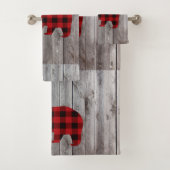 ruodland barn wood red buffalo plaid bear (En situation)