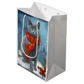 Russische Blauwe Kat in Sneeuw Kerstmis Medium Cadeauzakje (Voorkant Gekanteld)