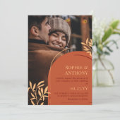 Rust Arch Greenery Foto Fall Wedding Invitation Kaart (Staand voorkant)