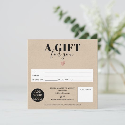 Rust bruin kraft vierkant cadeaubon logo (Staand voorkant)