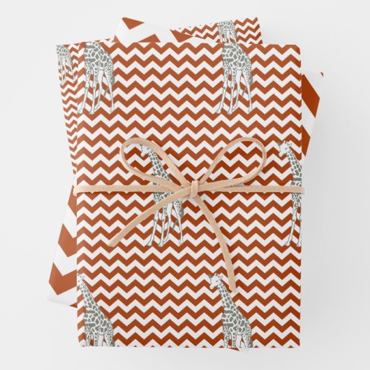 Rust Red Safari Chevron met Pop Art Giraffe Inpakpapier Vel (In situ)