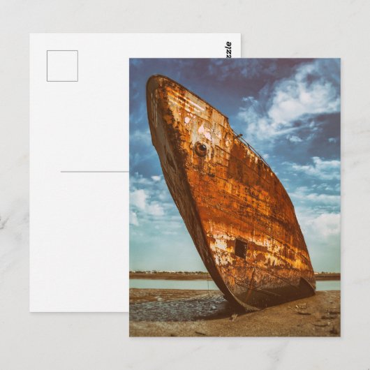 Rusted Shipwreck strandde of strandde op een stran Briefkaart (Voorkant / Achterkant)