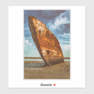 Rusted Shipwreck strandde of strandde op een stran Sticker