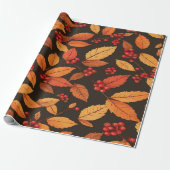 Rustic Autumn Leaves with Red Berries Pattern Cadeaupapier (Uitgerold)