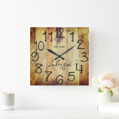 Rustic Barn Wood Farmhouse Aangepaste familienaam  Vierkante Klok (Huis)