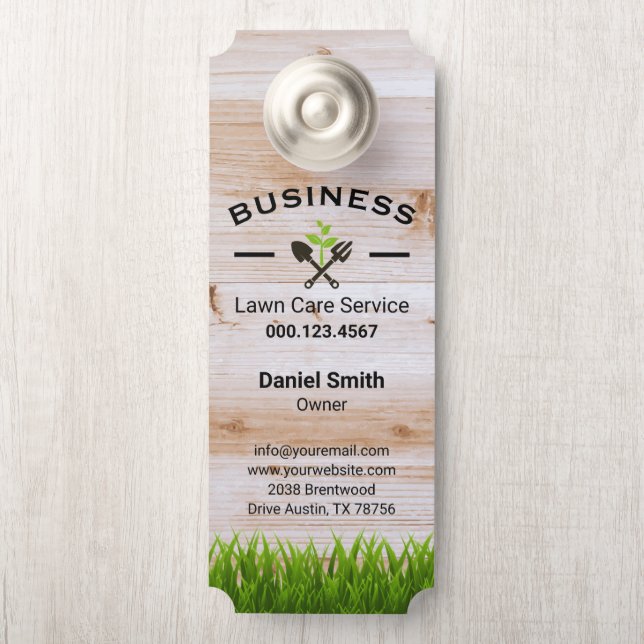 Rustic Barn Wood Lawn Care & Landscaping Service (Op knop)