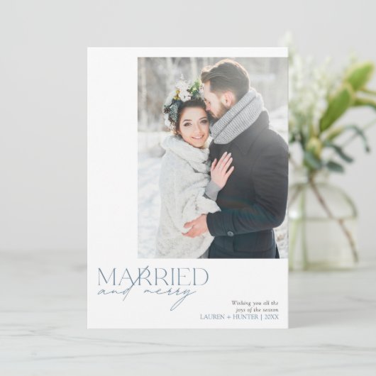 Rustic Blue Getrouwd & Vrolijk Pas getrouwd Foto Feestdagenkaart (Staand voorkant)