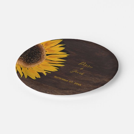 Rustic bruin hout - geel zonnebloempje papieren bordje (Gekanteld)