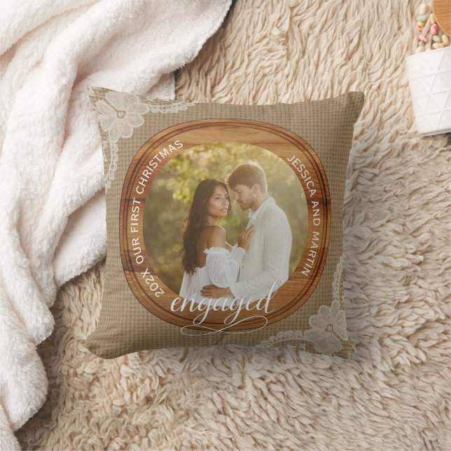 Rustic Burlap and Lace First Christmas engaged Kussen (Deken)
