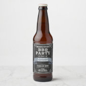 Rustic Chalkboard Backyard Afstuderen BBQ Party Bier Etiket (Voorkant)