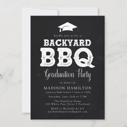 Rustic Chalkboard Backyard BBQ Graduation Party Kaart (Voorkant)